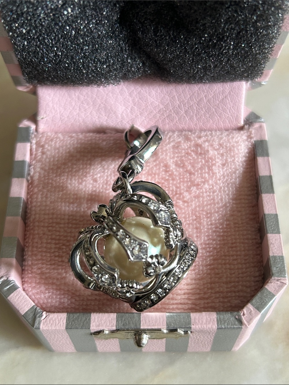JUICY COUTURE Crown Pearl Dome Silver Charm for Bracelet NIB RARE
